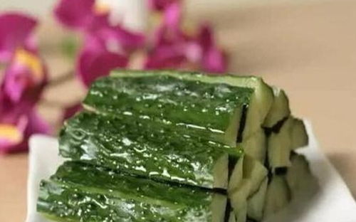 三伏天,不妨食此菜,补水护肤,排毒抗衰,清理体内毒素,好处多 黄瓜 