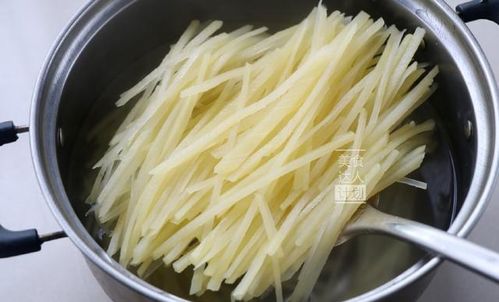 夏天就馋这道菜,简单拌一拌5分钟上桌,香辣爽脆,一周吃3次不够