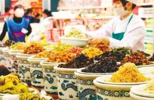 千万别给宝宝吃垃圾食品,后果很严重,要吃需谨慎 